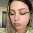 Fluid for Lashes With Artificial Extensions